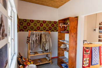 Semowi Nature Camp: Souvenirshop