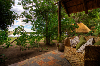 Thamalakane River Lodge: Private Terrasse