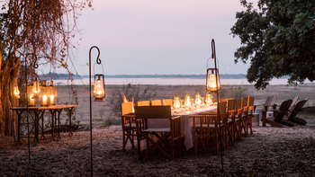 Chikwenya Camp Chikwenya Camp: Dinner mit Ausblick