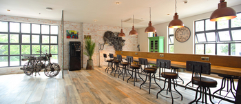 Latitude 0: The Works - Hot Desks