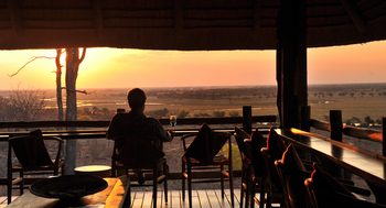 Ngoma Safari Lodge Ngoma Safari Lodge: Sonnenuntergang in der Bar