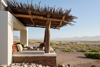 Sanctuary Okahirongo Elephant Lodge: Terrasse