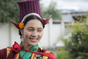 The Grand Dragon Hotel: Volkstänzerin