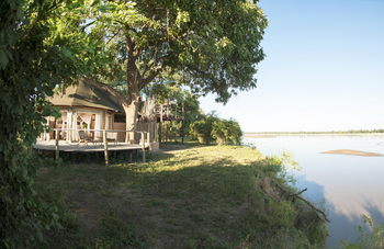 Three Rivers Camp Three Rivers Camp: Gästezelt am Ufer