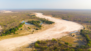 Time + Tide South Luangwa: Trockenes Flussbett