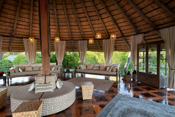 Atzaro Okavango Camp: Weinbar