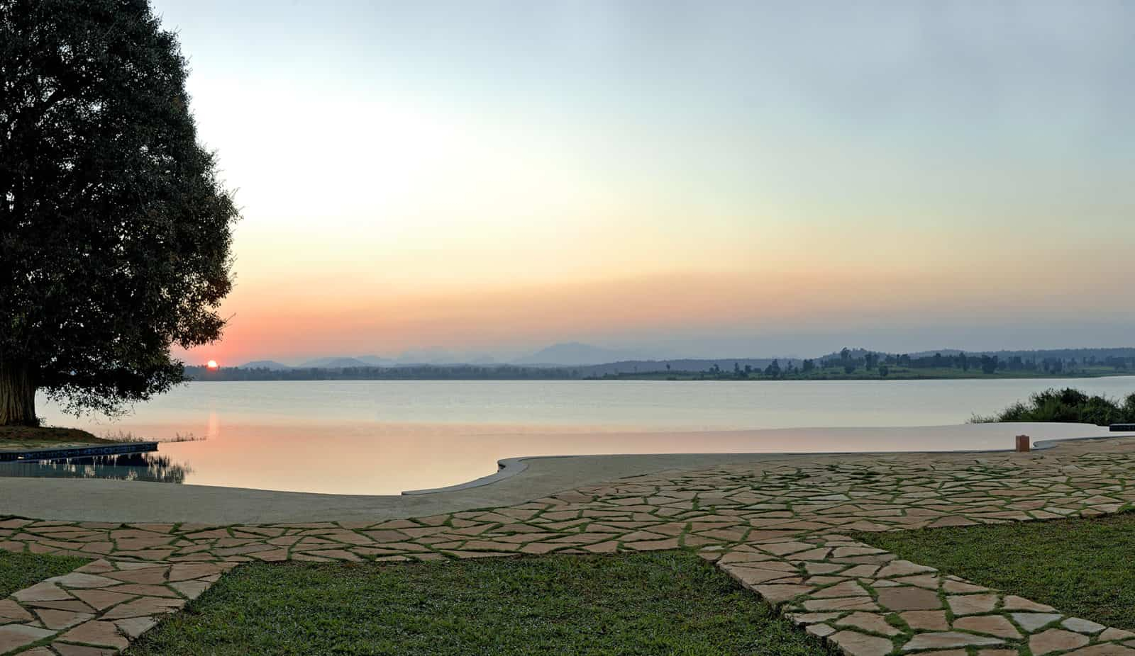 Evolve Back Kuruba Safari Lodge Evolve Back Kuruba Safari Lodge: Infinity Pool