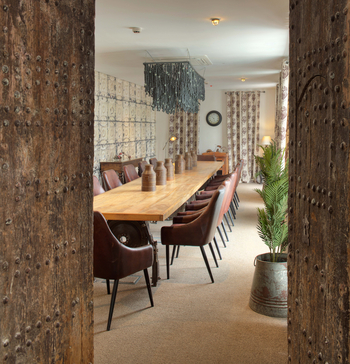 Latitude 0: The Huddle - Eingang