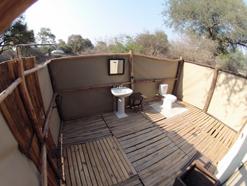 Little Vundu Camp Little Vundu Camp: Gästebad Weitwinkel