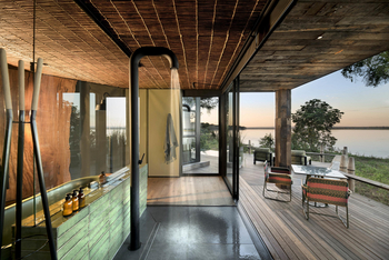 Lolebezi Safari Lodge: Dusche