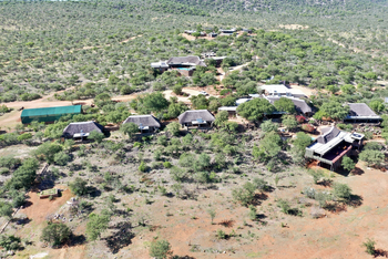 Okutala Lodge: Alte Chalets und Viewing Deck