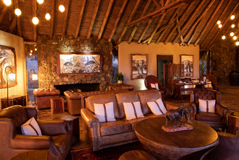 Ol Donyo Lodge: Ledermöbel