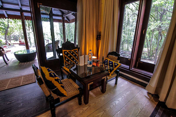 Syna Tiger Resort: Odisha - Lounge