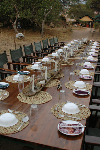 Mdonya Old River Camp: Gedeckter Tisch