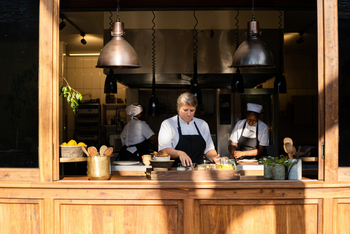 Singita Sasakwa Lodge: Vorbereitung des Frühstücks