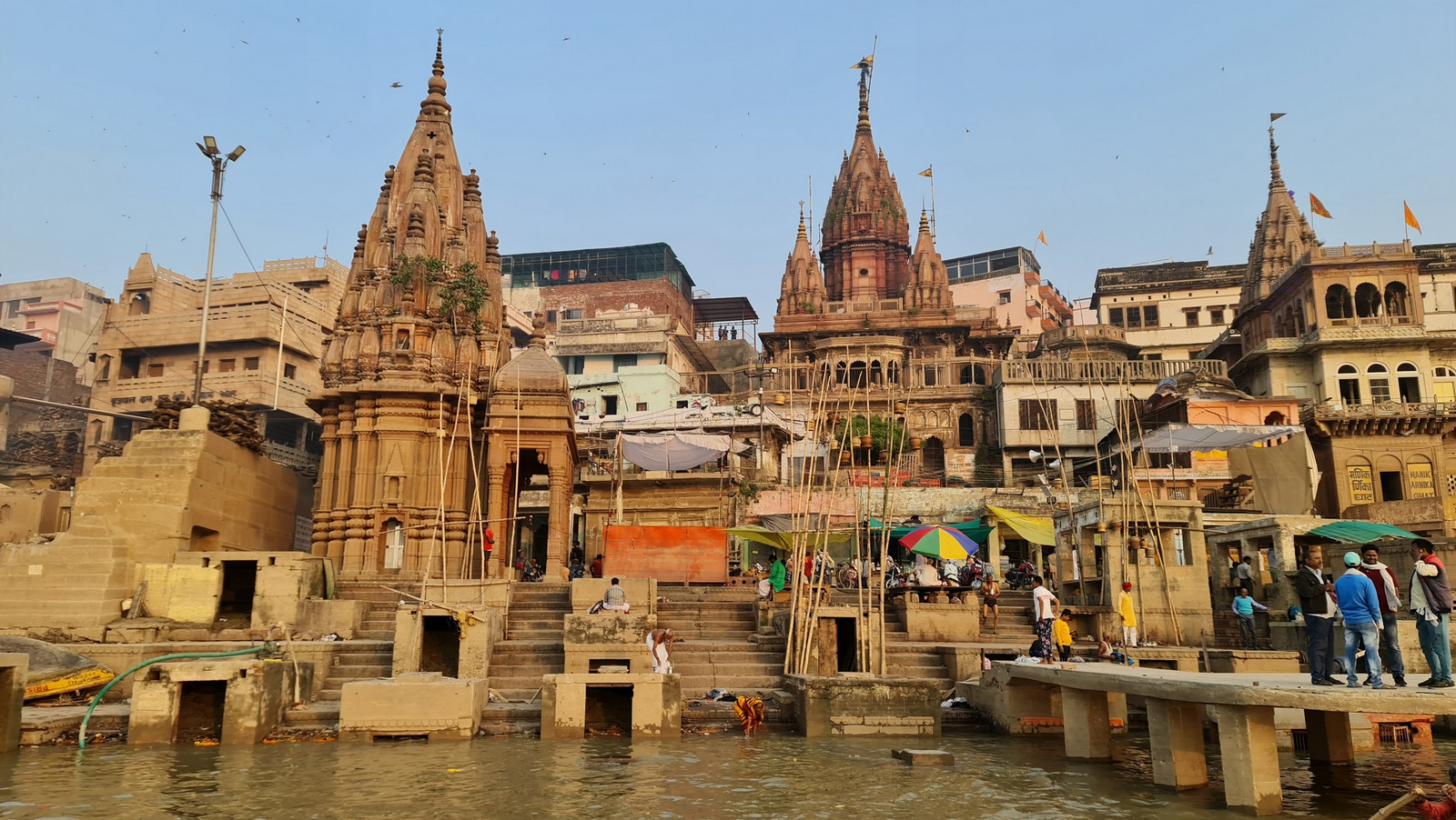 Varanasi Varanasi: Ghats mit Tempeln