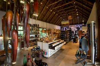 andBeyond Kichwa Tembo Tented Camp: Souvenirshop