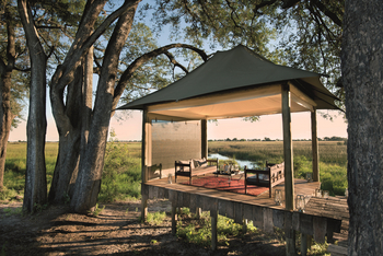 Duba Plains Camp: Überdachtes Deck