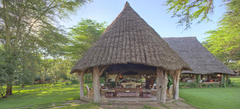 Sirikoi Lodge Sirikoi Lodge: Lounge Außenansicht