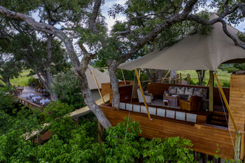 Tuludi Camp: Bibliothek mit Rutsche